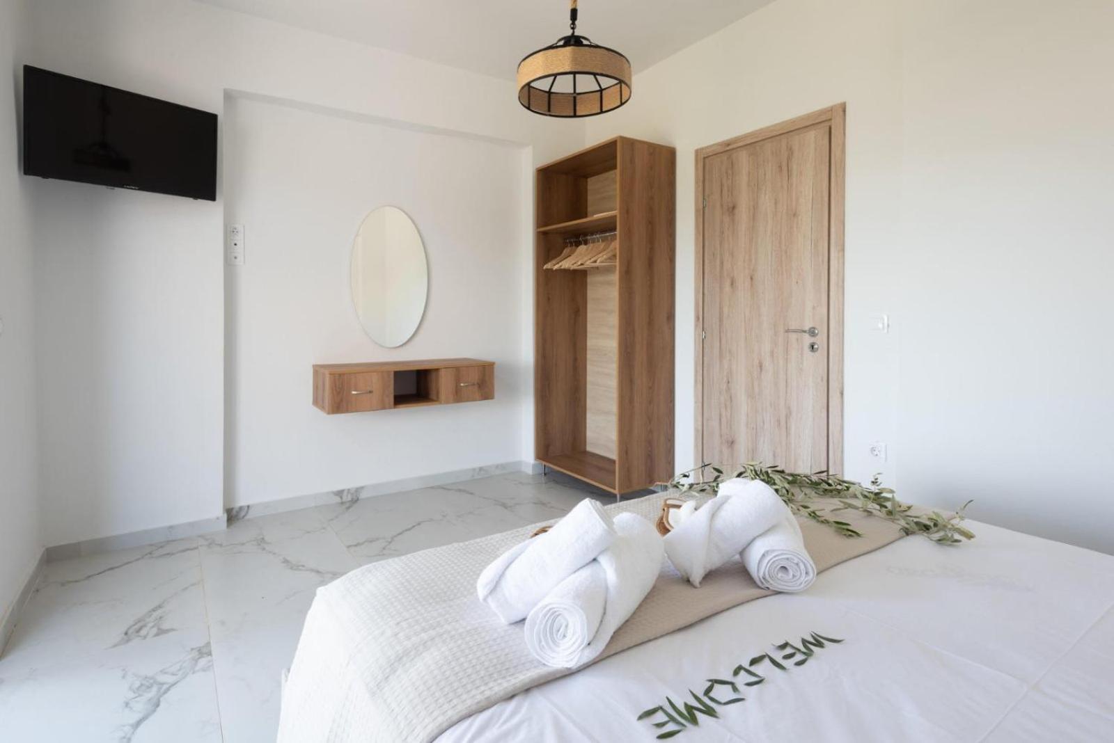 Three Charites Resort Gialova Exterior foto