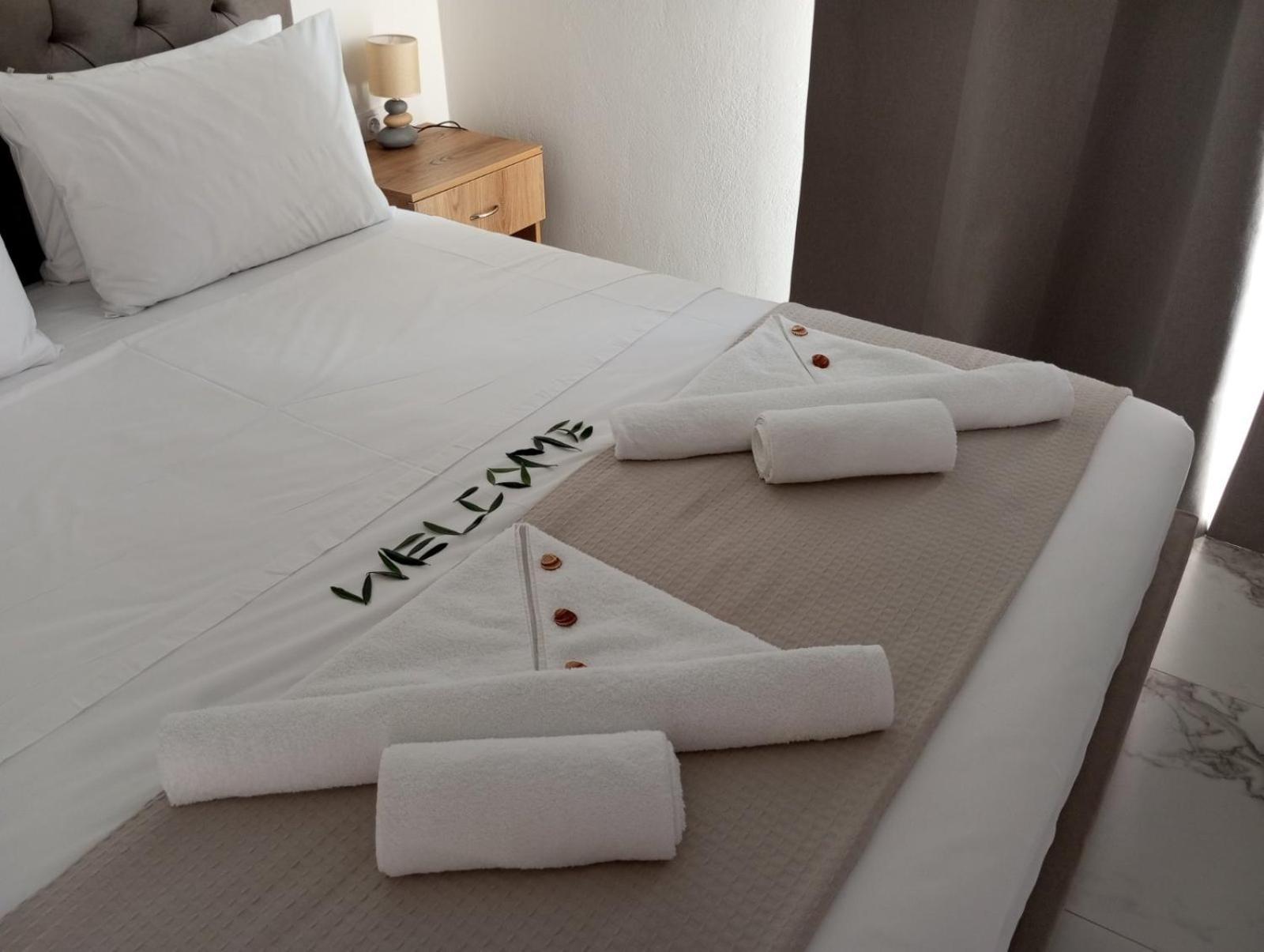 Three Charites Resort Gialova Exterior foto