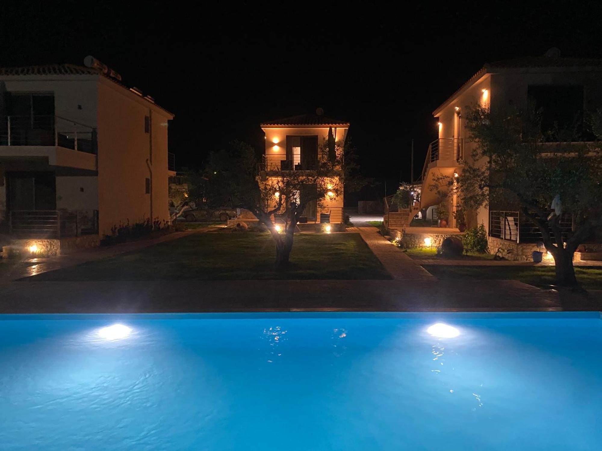 Three Charites Resort Gialova Exterior foto